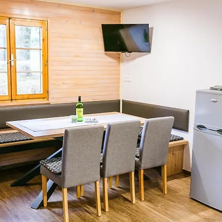 Liza & Rozi Apartment