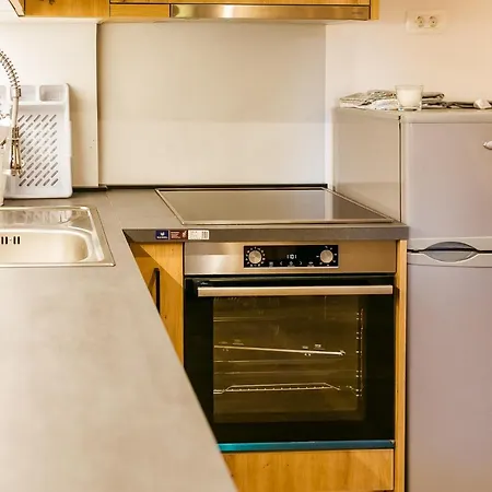 Liza & Rozi Apartment *